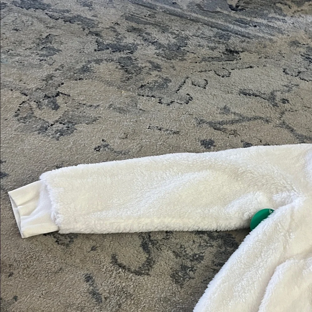 Cozy White Fleece Pullover - Picture 3 of 6